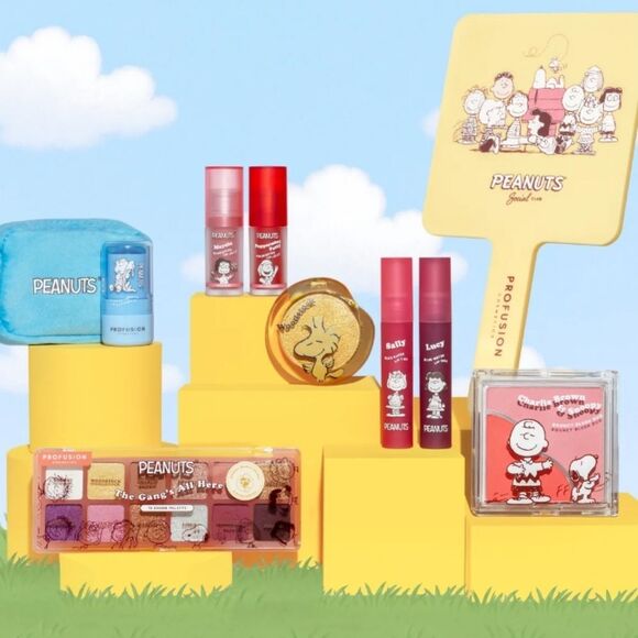 Profusion X Peanuts 75th Social Club Handheld Mirror - Picture 6 of 11